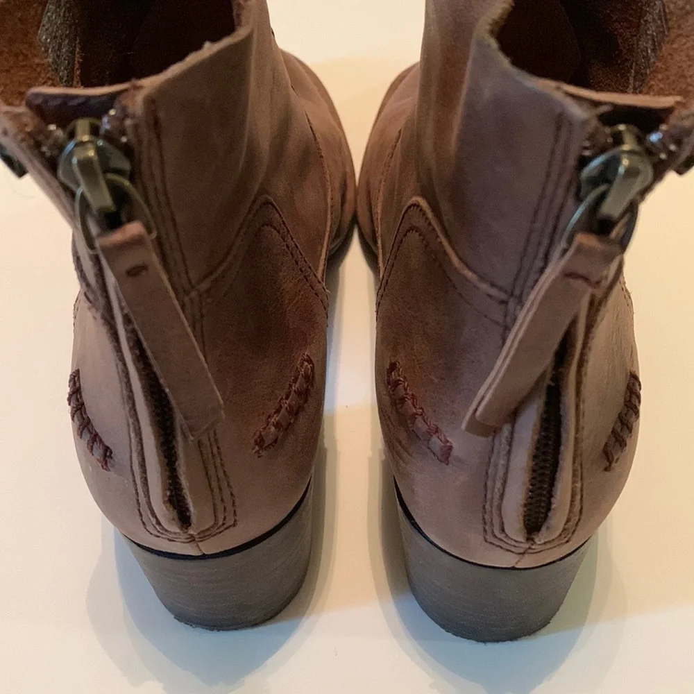UGG Bandera Ankle Boot